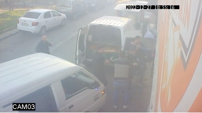 İ̇stanbul’da Dehşet Anları Kamerada: Baskına Geldiği Fırında 9 Yerinden Bıçaklandı