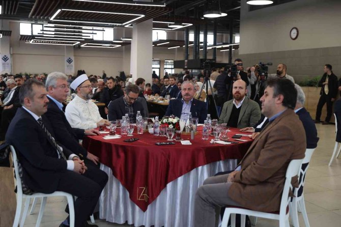 Diyanet İ̇şleri Başkanı Erbaş, İ̇stanbul’da Vefader’in 17. Geleneksel 1 Ocak Buluşması’na Katıldı
