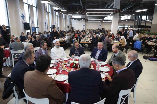 Diyanet İ̇şleri Başkanı Erbaş, İ̇stanbul’da Vefader’in 17. Geleneksel 1 Ocak Buluşması’na Katıldı