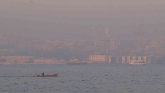 İ̇stanbul Boğazı’nda Sis