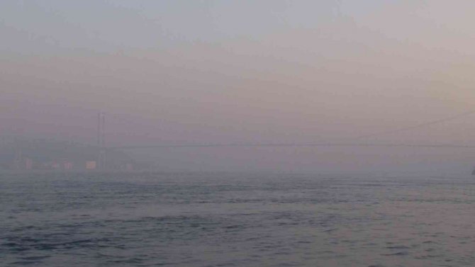 İ̇stanbul Boğazı’nda Sis