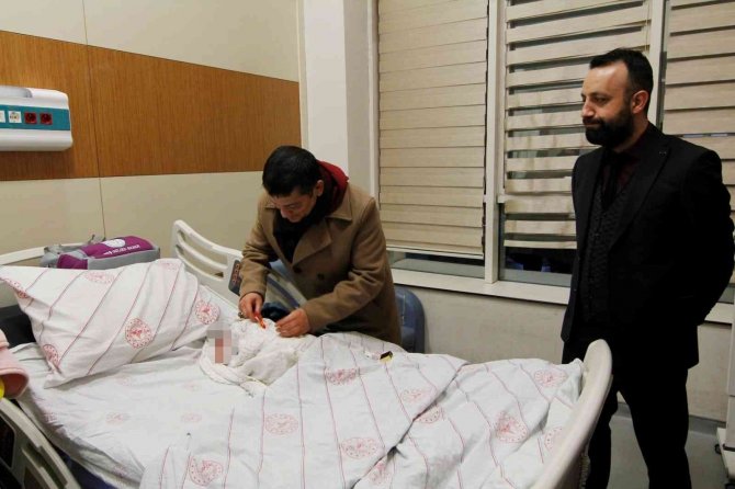 Erciş’te 2023’ün İlk Bebeği Dünyaya Geldi