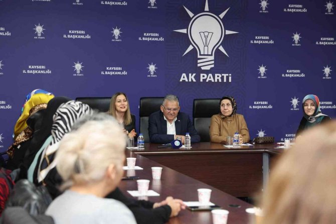 Büyükkılıç, Ak Parti Kayseri İ̇l Kadın Kolları Üyeleri İle İstişare Toplantısı Gerçekleştirdi