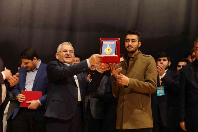 Başkan Büyükkılıç, Kuran-ı Kerim’i Güzel Okuma Yarışması’nda Gençlerle Buluştu