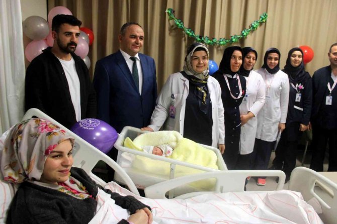 Kayseri’de Yılın İlk Bebeği ’Yüsra’ Oldu