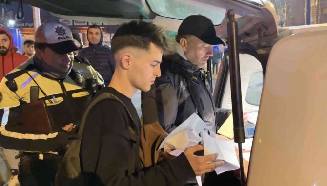 Bir Hafta Önce Ehliyetini Alan Stajyer Sürücü, Alkollü Yakalandı
