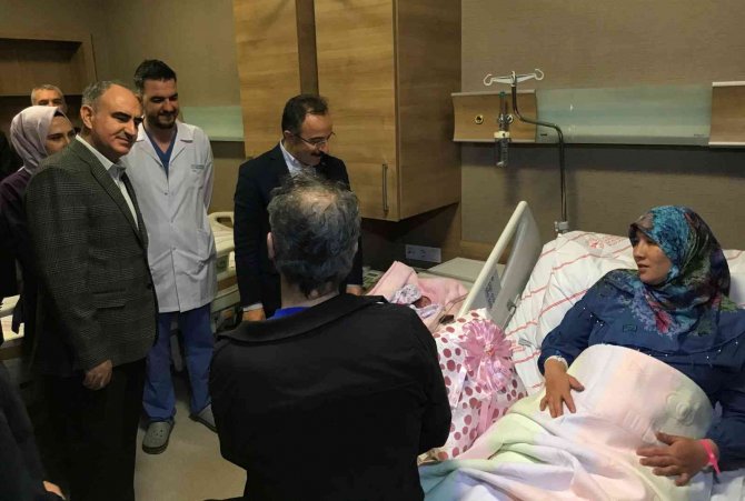 Konya’da 2023’ün İlk Bebeği Ailenin 6. Çocuğu Sümeyye Nur Oldu