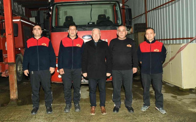 Başkan Yılmaz, Yeni Yıl Gecesinde Kurum Ziyaretleri Yaptı