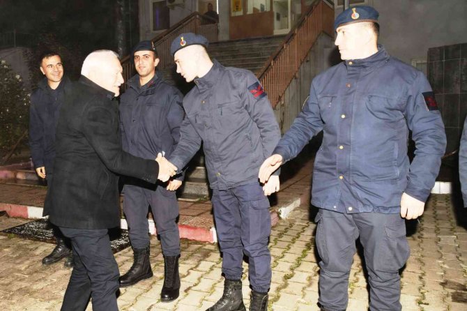 Başkan Yılmaz, Yeni Yıl Gecesinde Kurum Ziyaretleri Yaptı