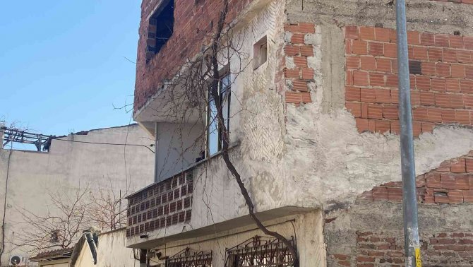 Uzun Süre Haber Alamadılar, Acı Gerçeği Eve Girince Gördüler