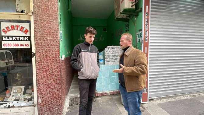 Betonlar Arasında Kalan Sır Türbe
