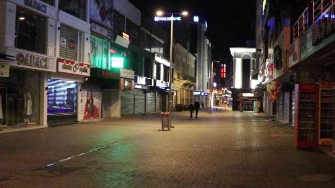 Samsun’da Vatandaşların Yılbaşı Coşkusu