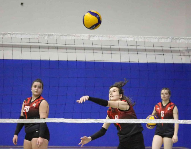 İ̇l Özel İ̇darespor Voleybol Takımı Galibiyete Odaklandı