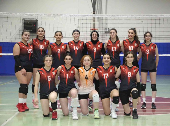 İ̇l Özel İ̇darespor Voleybol Takımı Galibiyete Odaklandı