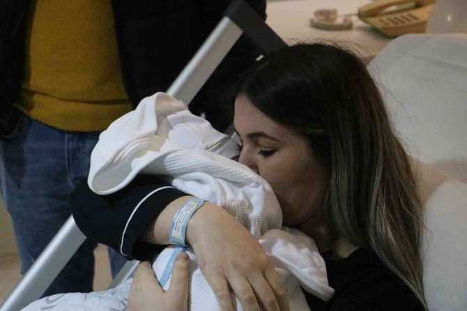 Sivas’ta Yılın İlk Bebeği Dünyaya Geldi