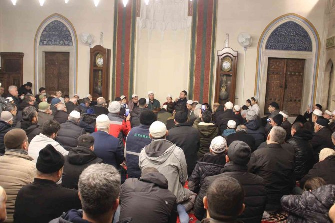 Manisalılar Yeni Yılın İlk Sabah Namazında Buluştu