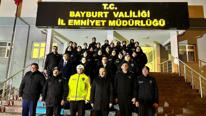 Vali Epcim Yeni Yıl Akşamı Görev Yapan Personelleri Ziyaret Etti