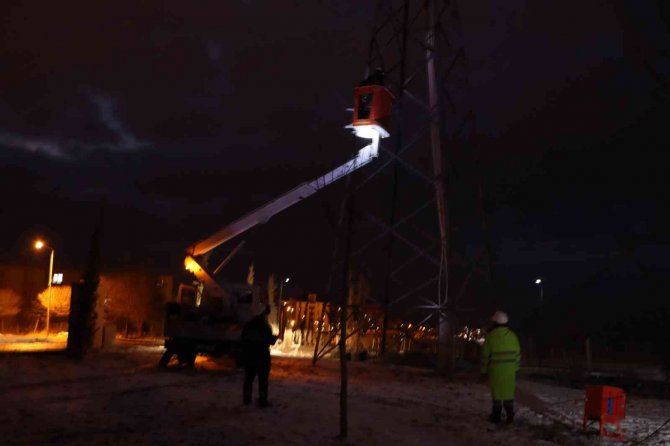 Kesintisiz Enerji İçin Dondurucu Havada Zorlu Yılbaşı Mesaisi