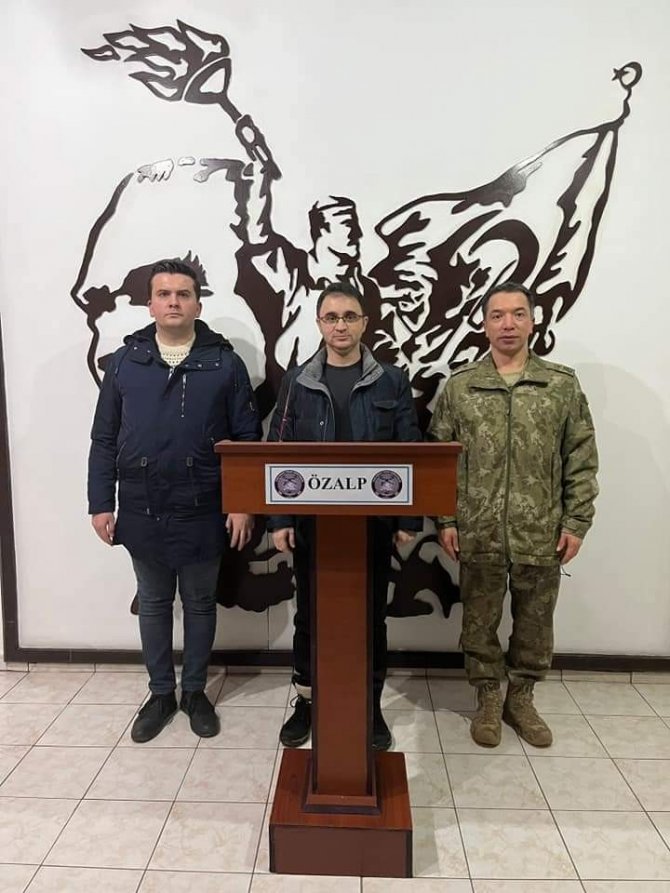 Kaymakam Nasır, Yeni Yıla İ̇ran Sınırındaki Askerlerle Girdi