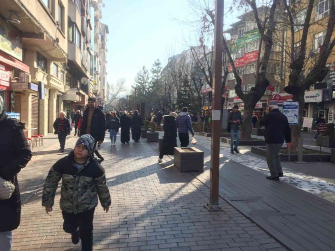 Yılın İlk Gününde Eskişehir Sokakları Boş Kalmadı