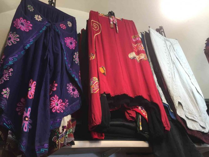 Adana Şalvarı, Hem Renk Hem De Şekil Değiştirdi