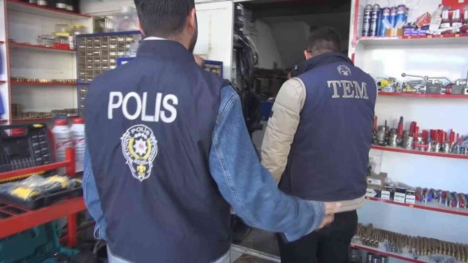 Emniyet’ten 20 Adrese Kaçak Ve Sahte İçki Operasyonu
