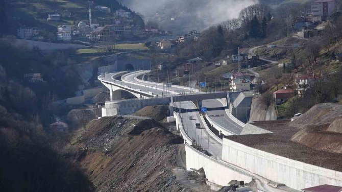 Dünyanın Üçüncü, Avrupa’nın En Uzun Çift Tüp Karayolu Tünelinde Sona Doğru