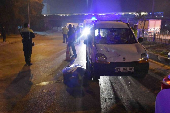 Adana’da Otomobilin Çarptığı Kadınlardan 1’i Öldü, 1’i Ağır Yaralandı