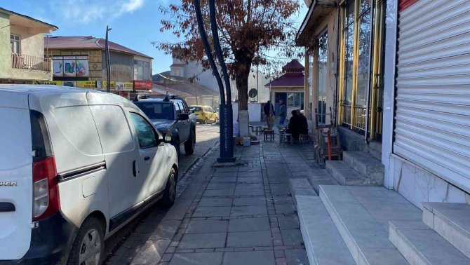 Aralık Ayı Da Bitti, Karlıova’da Beklenen Kar Yağmadı