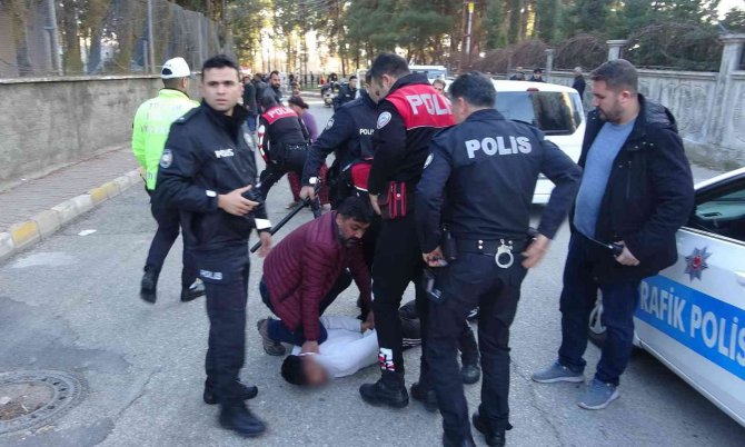 İ̇ki Aile Arasında Palalı, Satırlı Kavga: 10 Gözaltı
