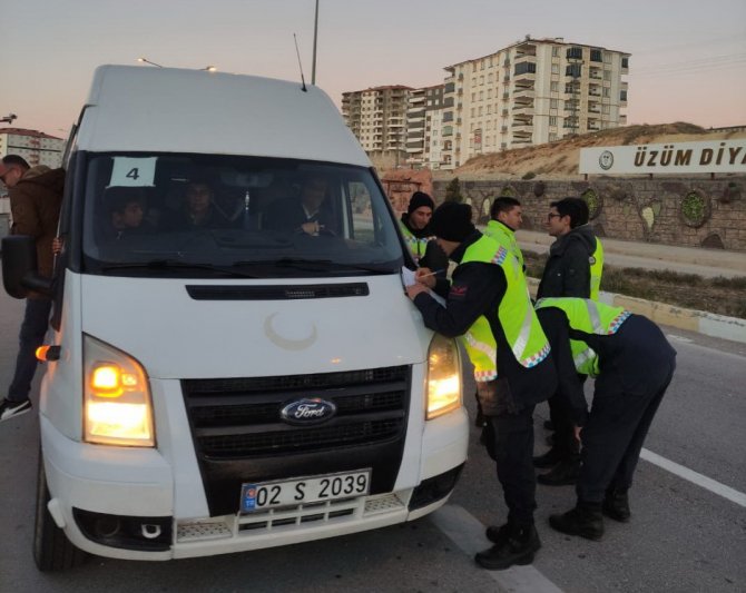 Besni’de Servis Araçları Denetlendi
