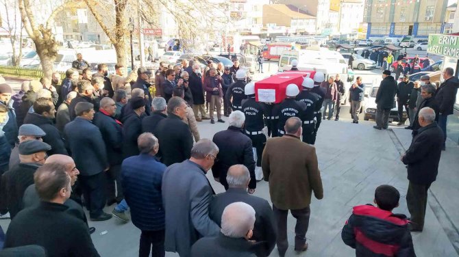 Hayatını Kaybeden Polis Memuru Toprağa Verildi