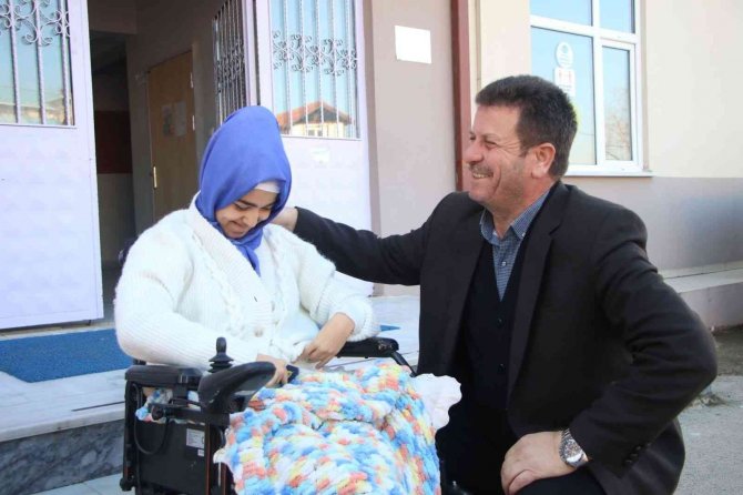Başkan Soykan’dan Öğrencilerin Yüzünü Güldüren Hareket