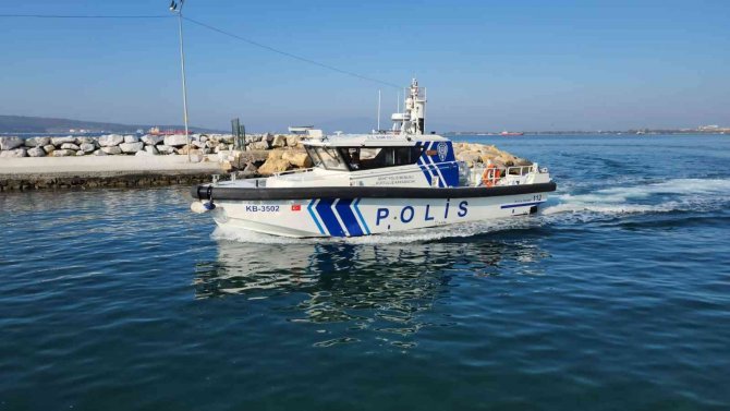 Aliağa’da Yeni Polis Botu İle Denizler Daha Da Güvenli