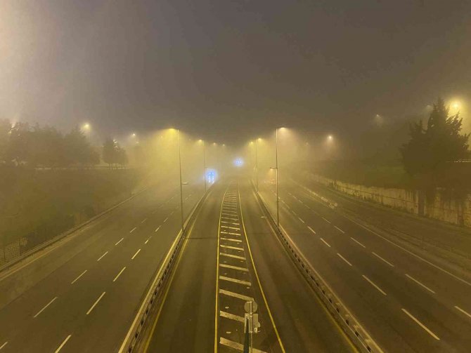 İ̇stanbul Anadolu Yakası’nda Yoğun Sis Etkili Oldu