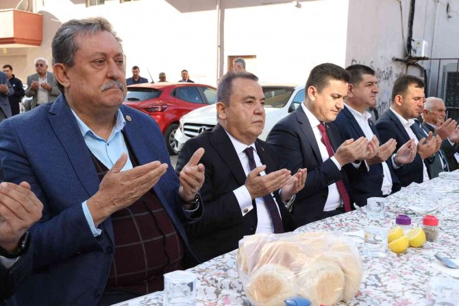 Başkan Böcek Yeni Yılın İlk İş Gününde Afet Bölgesini İnceledi