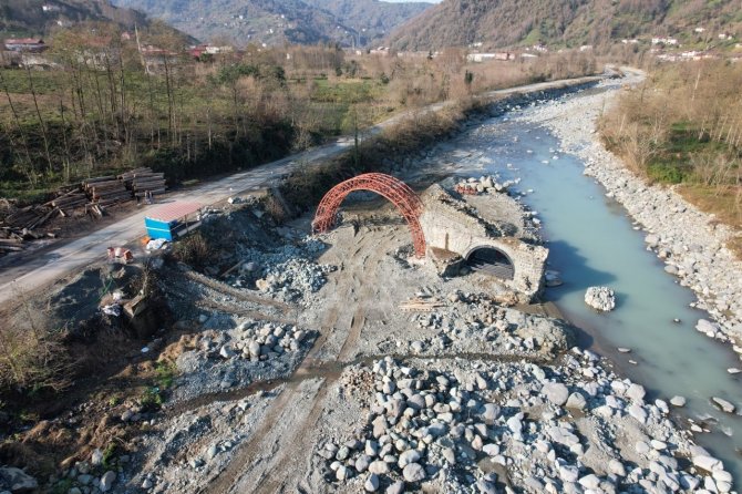 Sel Sularının Yıktığı 400 Yıllık Tarihi Taş Kemer Köprü Restore Ediliyor