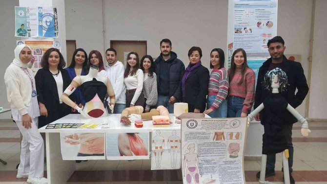 Adü Hemşirelik Fakültesi’nde Sergi Düzenlendi