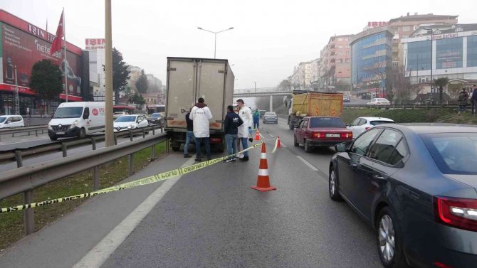 Pendik’te Seyir Halindeyken Kalp Krizi Geçiren Sürücü Hayatını Kaybetti