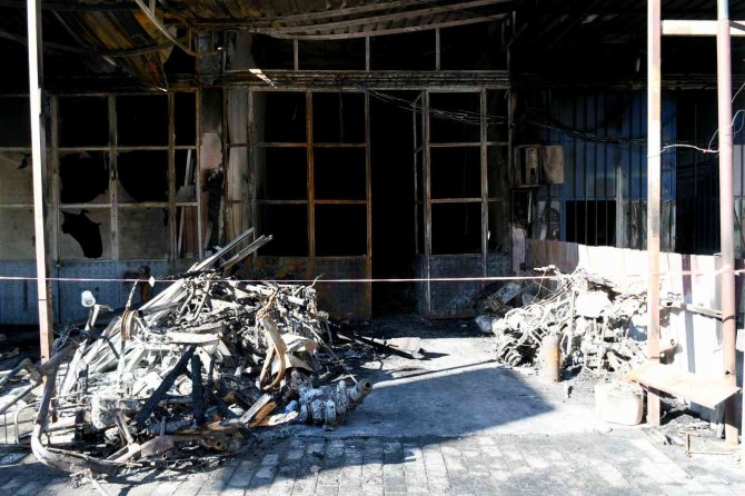 Başkan Günel’den İşyeri Yanan Esnafı Ziyaret Etti