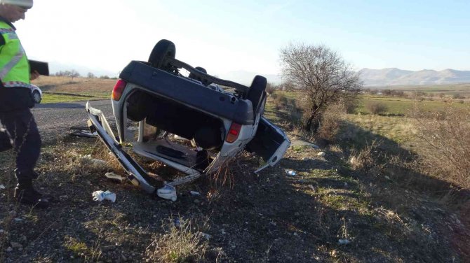 Gercüş’te Otomobil Takla Attı: 1’i Ağır, 3 Yaralı