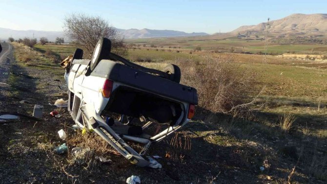 Gercüş’te Otomobil Takla Attı: 1’i Ağır, 3 Yaralı