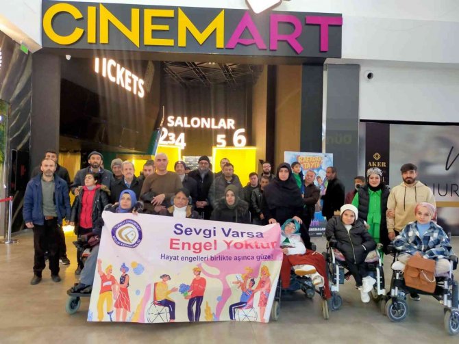 Batman’da Engelli Vatandaşlar Sinemada ‘Buğday Tanesi’ Filminde Buluştu