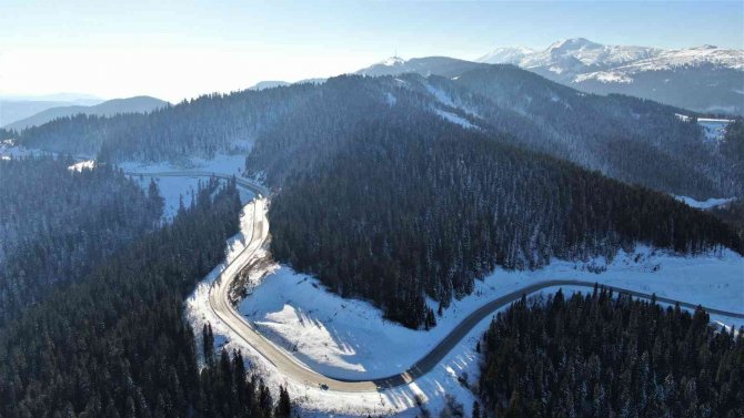 Beyaz Örtüyle Kaplanan Ilgaz Dağı’nda Mest Eden Kar Manzarası
