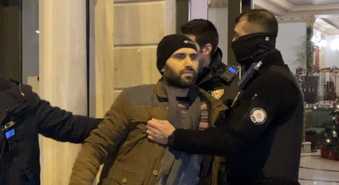 Galata Kulesi Önünde Şüpheli Paket Paniğe Neden Oldu, Kafeler Boşaltıldı