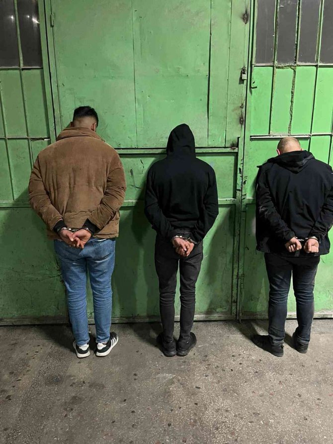Bursa’da Zorla Alıkonulduğunu İddia Eden Kadını Polis Kurtardı