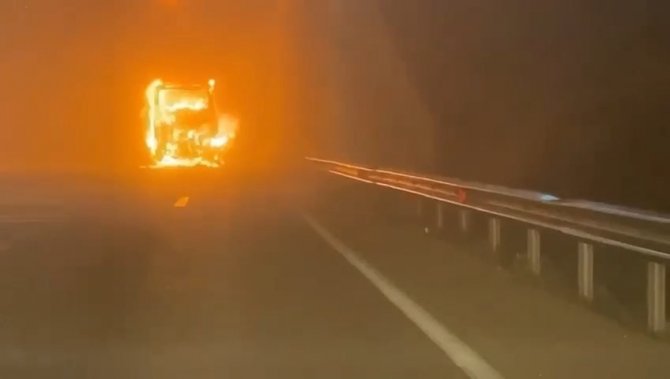 Bursa’da Seyir Halindeki Yolcu Otobüsü Alev Alev Yandı
