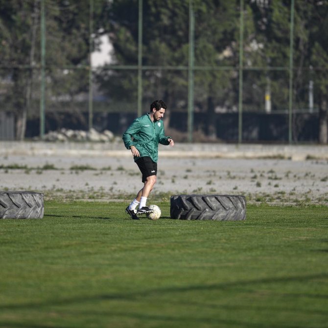 Bursaspor’da Çalışmalar Devam Ediyor