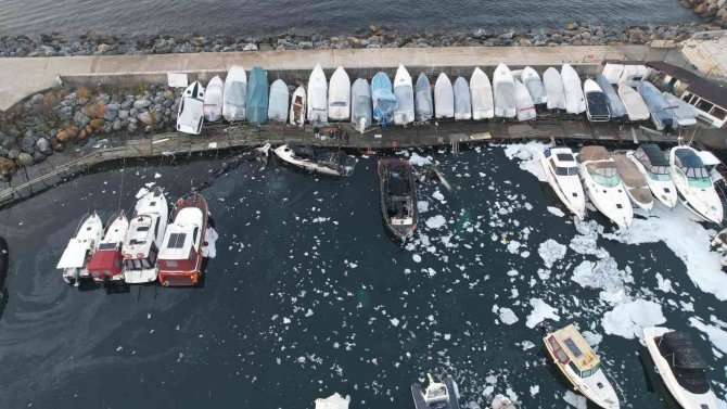 Caddebostan Yat Limanında Yanan Tekneler Havadan Görüntülendi