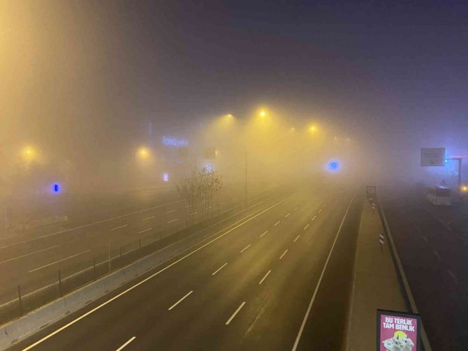 İ̇stanbul Anadolu Yakası’nda Yoğun Sis Etkili Oldu